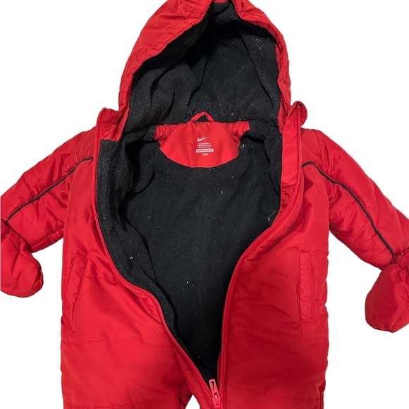 Nike Baby Infant Snowsuit Red Puffer Fleece‎ Lined Zip Detachable Mitts - Picture 3 of 5